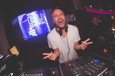 Good vibes only (gdl_908293732_image)