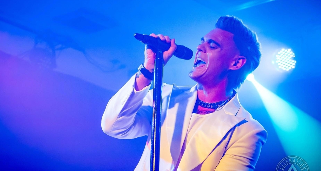 Robbie Williams Show by Dan Budd (gdl_910190260_image)