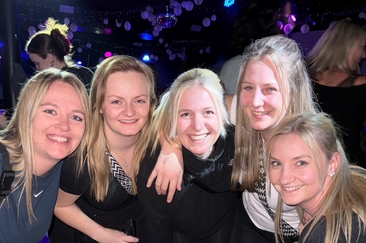 Skiunterwäscheparty (gdl_911485993_image)