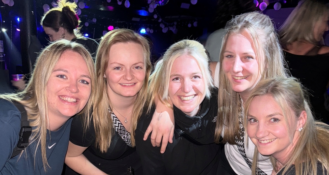 Skiunterwäscheparty (gdl_911485993_image)