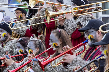 Guggenmusik Las Latiarnas im Skigebiet in Brigels (gdl_911489273_image)