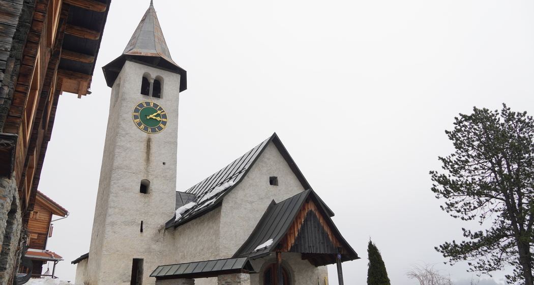 Gottesdienst in der Kirche Maladers (gdl_912095818_image)