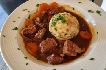 Mittagstisch für Erwachsene (gdl_912102392_image)