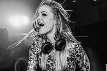 Tanja La Croix (gdl_912326119_image)