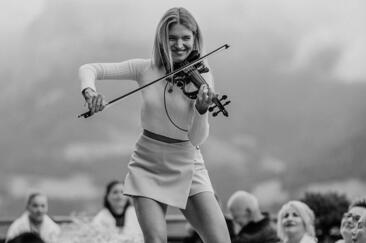 Laura Zimmermann on Stage (gdl_912326132_image)