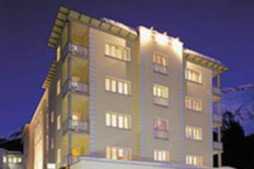 Seniorenmittagessen (gdl_912605277_image)