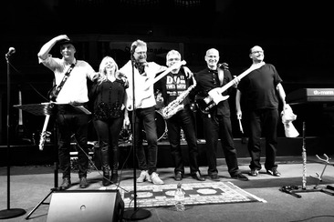 Village square concert Silvaplana “Openroads” (gdl_913307789_image)