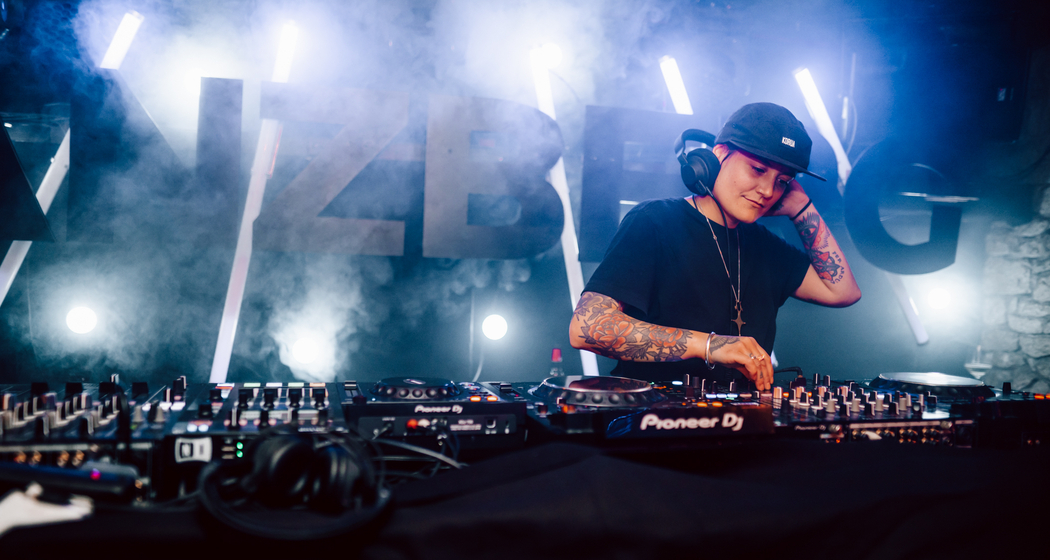 My Bloody Valentine w/ DJ LARA LOVE (gdl_913602839_image)