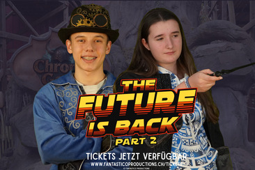 Theateraufführung The Future Is Back (gdl_913899345_image)