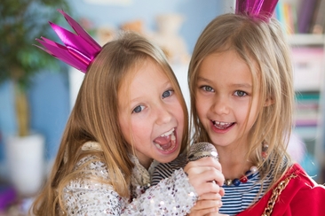 Kinderdisco im Spielparadies Rufalipark in Obersaxen-Misanenga (gdl_915047190_image)