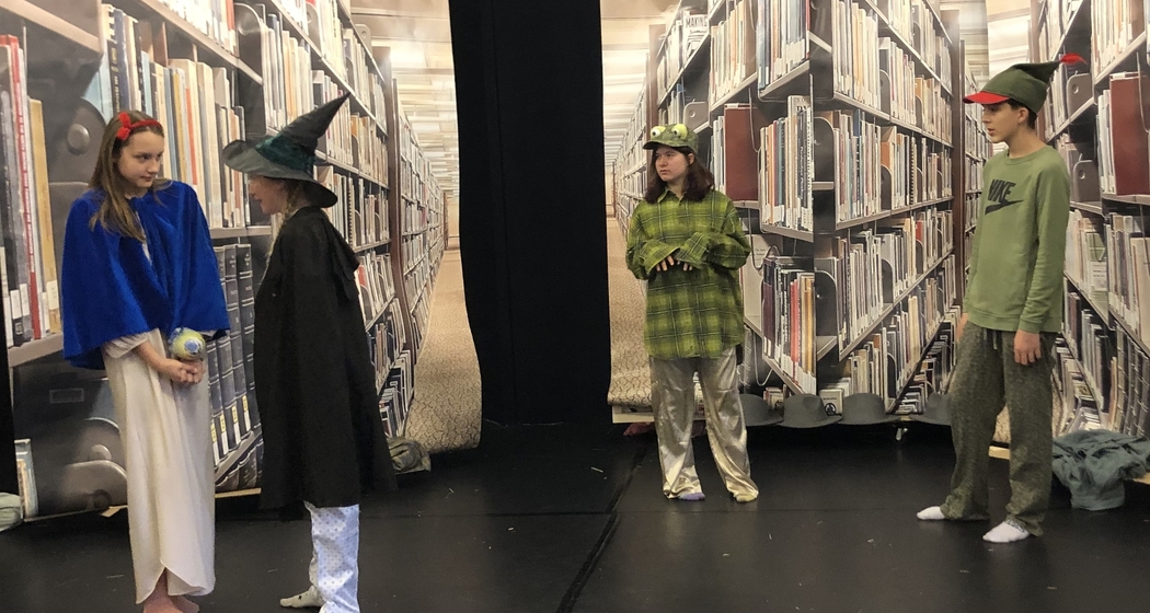 Jugendtheater "Nachts in der Bibliothek" (gdl_915845562_image)