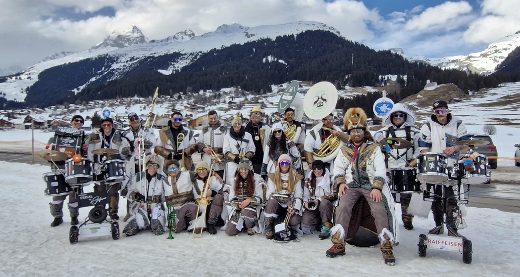 Guggenmusik "Las Patlaunas Breil": Beizentour in Brigels (gdl_915873268_image)