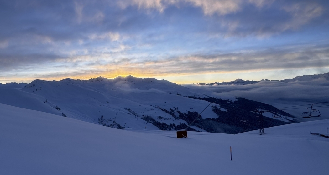 Early Bird Skifahren im Skigebiet Obersaxen Mundaun Lumnezia (gdl_916173125_image)