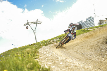 Bikepark Jumps und Bumps mit Epic (gdl_916363357_image)