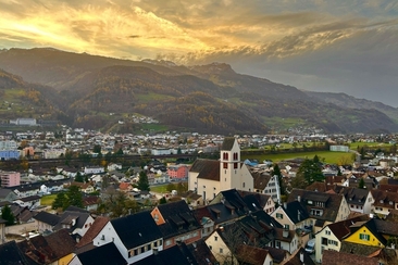 Stein & Wein – Geologie, Mineralien und Terroir im Welterbe Sardona (gdl_916796256_image)