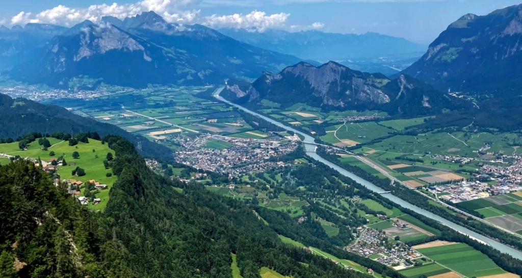 Stein & Wein – Geologie, Mineralien und Terroir im Welterbe Sardona (gdl_916796258_image)