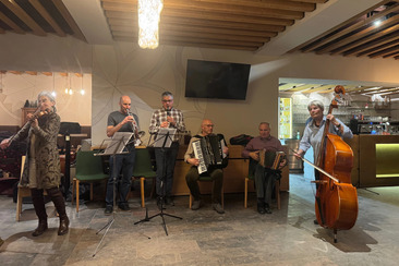 Plazzin da Samedan in viedi... (gdl_917767539_image)