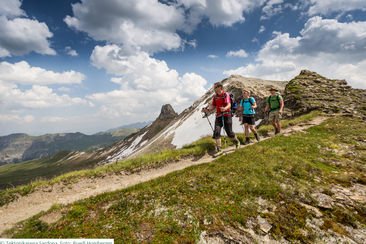 Sportliche Bergwanderung über den Gipsgrat (gdl_917931843_image)