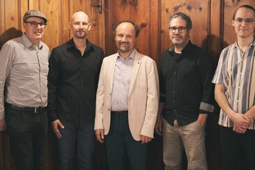 Michael Neff Group (gdl_918329126_image)