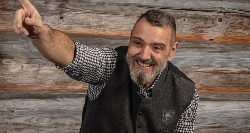 DJ Tommy in der RufaliBar in Obersaxen-Misanenga (gdl_919498763_image)