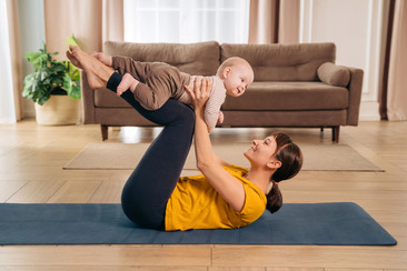 Bewegung nach der Geburt (gdl_921346762_image)