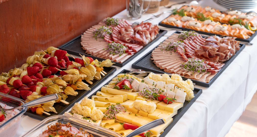 Muttertagsbrunch-Schiff (gdl_921763162_image)