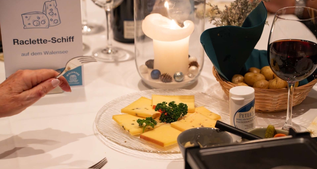 Raclette-Schiff (gdl_921806753_image)