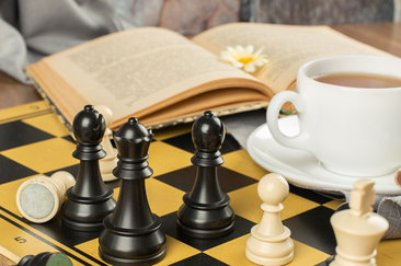 Colazione col papà e scacchi in Biblioteca (gdl_922573806_image)