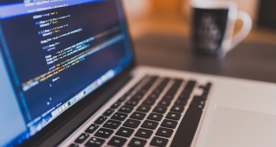 Input: Sustainable usage of everyday tech (gdl_922890679_image)