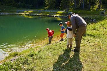 Fischen für Kinder am Heidsee am Morgen, 8.00 Uhr (gdl_922968283_image)