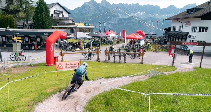 BikerQueen (gdl_923746942_image)