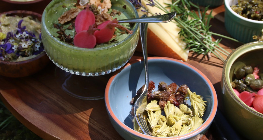 Harz-Salbi-Workshop mit Selina & bäumischer Apéro auf der Alp Es-cha Dadour (gdl_923790419_image)