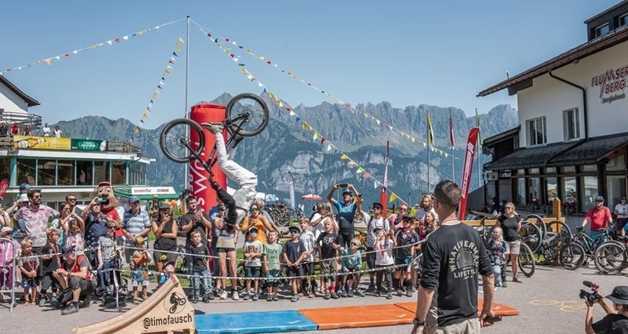 FlumsiTeamRace (gdl_924353264_image)