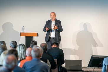 AI Mountain Summit (gdl_924653392_image)