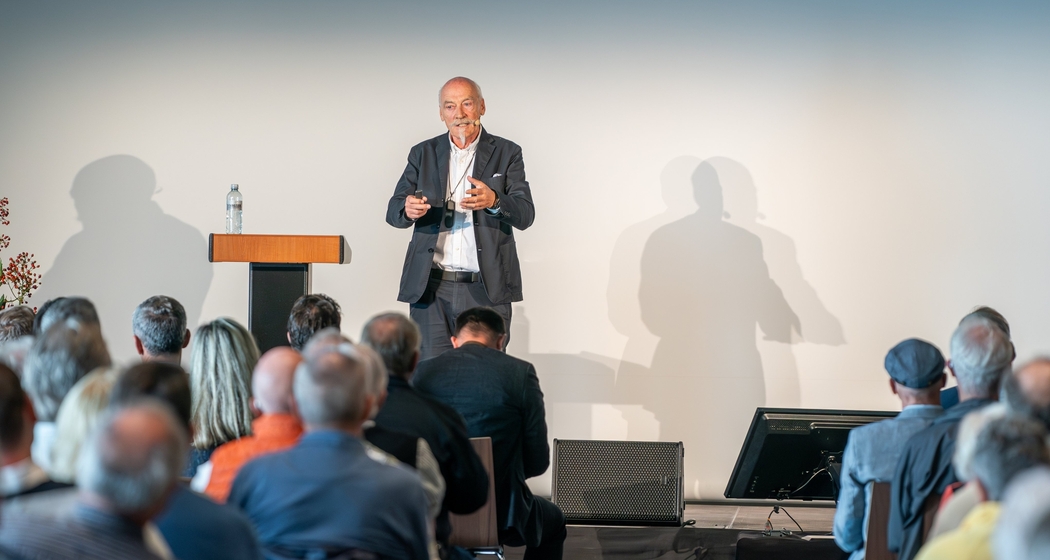 AI Mountain Summit (gdl_924653392_image)