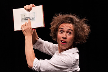 Judith Bach als Claire (gdl_924670307_image)