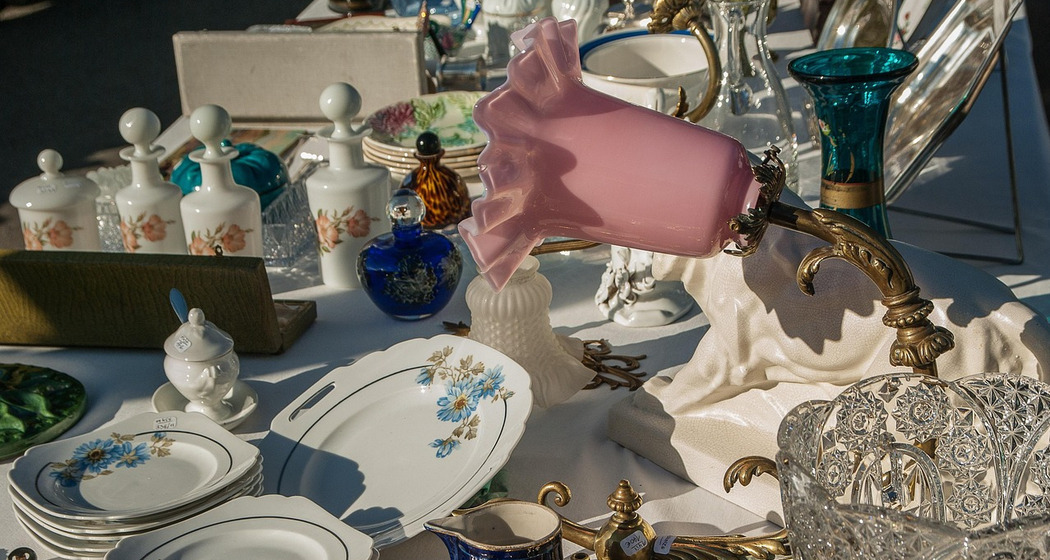 Frühlings Flohmarkt in Bivio (gdl_924894457_image)