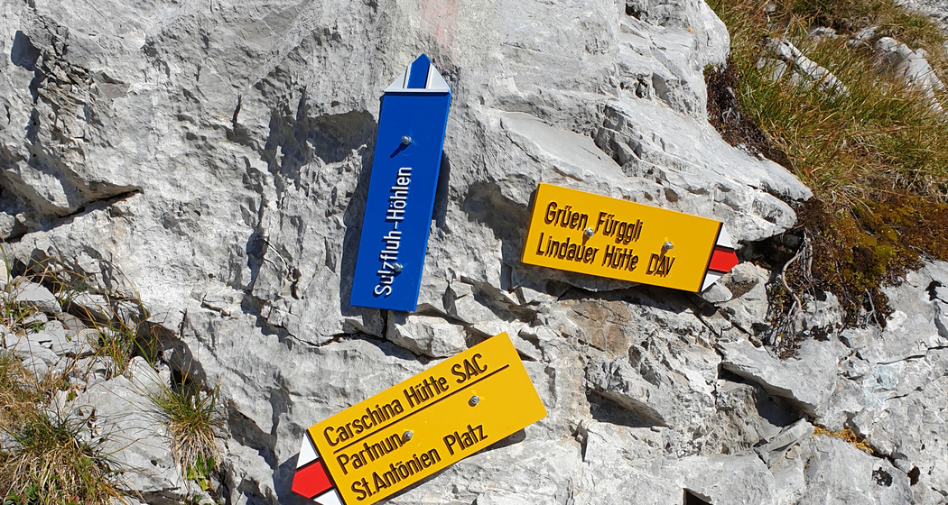 Alpinwanderung Sonnenaufgang (gdl_925030927_image)