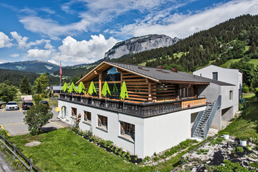 Wir sind durchgehend für euch da! (gdl_925329740_image)