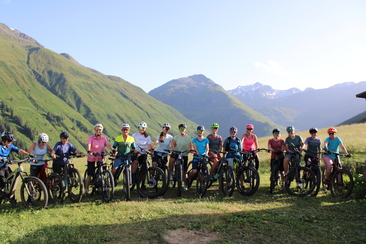 las ciclistas - Curaglia (gdl_926457213_image)