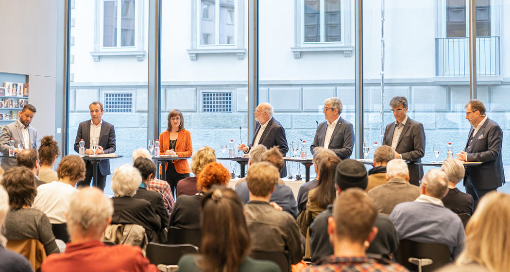 Podium mit den RegierungsratskandidatInnen zu Kunst & Kultur (gdl_927242926_image)