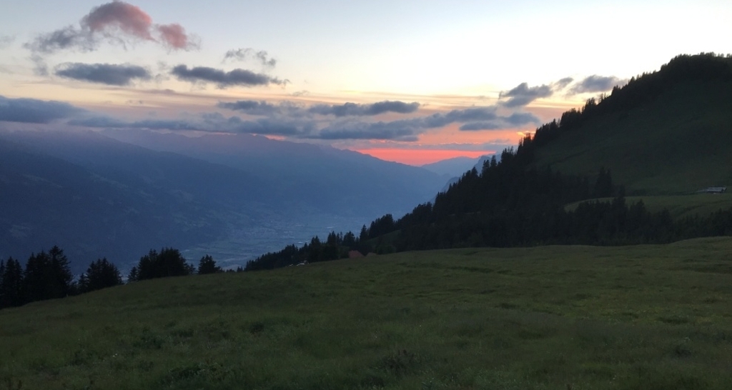Wanderung ins Abendlicht (gdl_927607376_image)