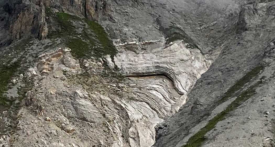 STEINE - Ein Buch mit sieben Siegeln (gdl_928337876_image)