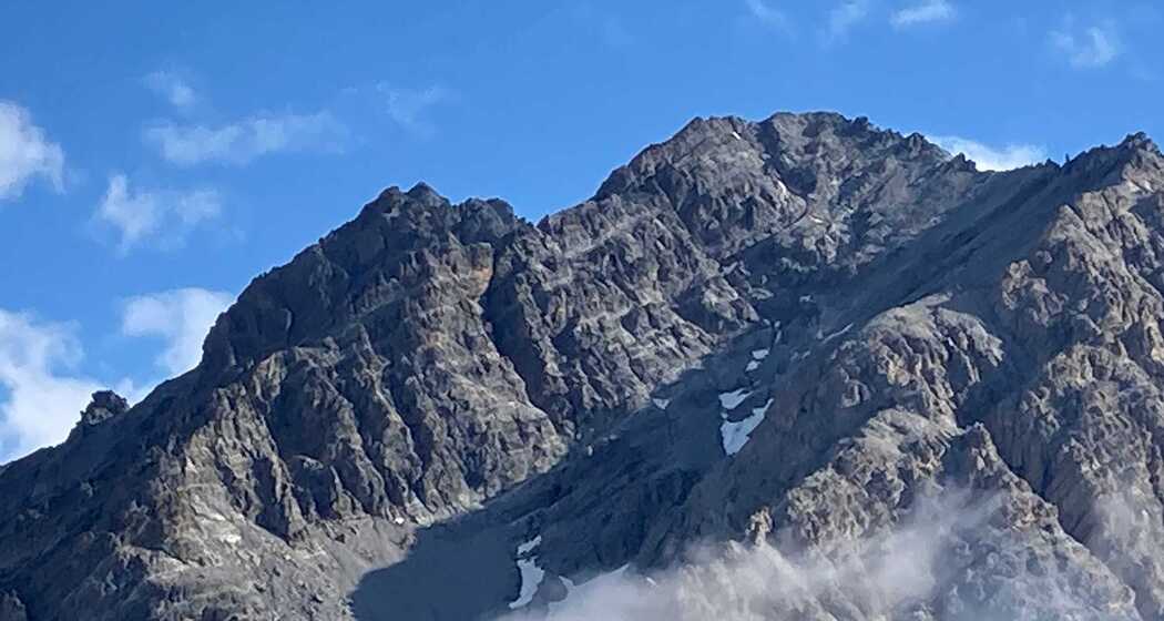 STEINE - Ein Buch mit sieben Siegeln (gdl_928337877_image)