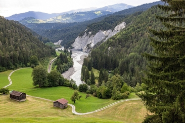Schweizer Wandernacht: zwischen Tag und Nacht in der Rheinschlucht (gdl_928410659_image)