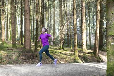 Beckenboden-Power beim Laufen (gdl_929698137_image)
