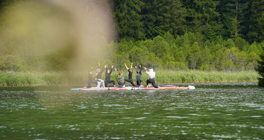 SUP Yoga auf dem Heidsee (gdl_932943950_image)