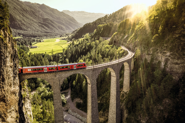 Schweizer Wandernacht - Landwasserwelt im Abendlicht (gdl_934018505_image)