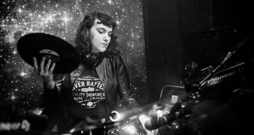 Vinyl Session (gdl_934860090_image)