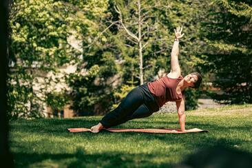 Fitness im Park (gdl_934860096_image)